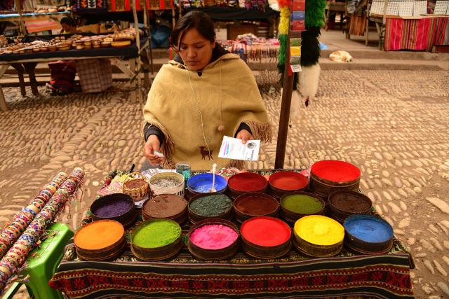 Artist, Pisaq Market