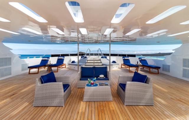 Sundeck on MV Horizon